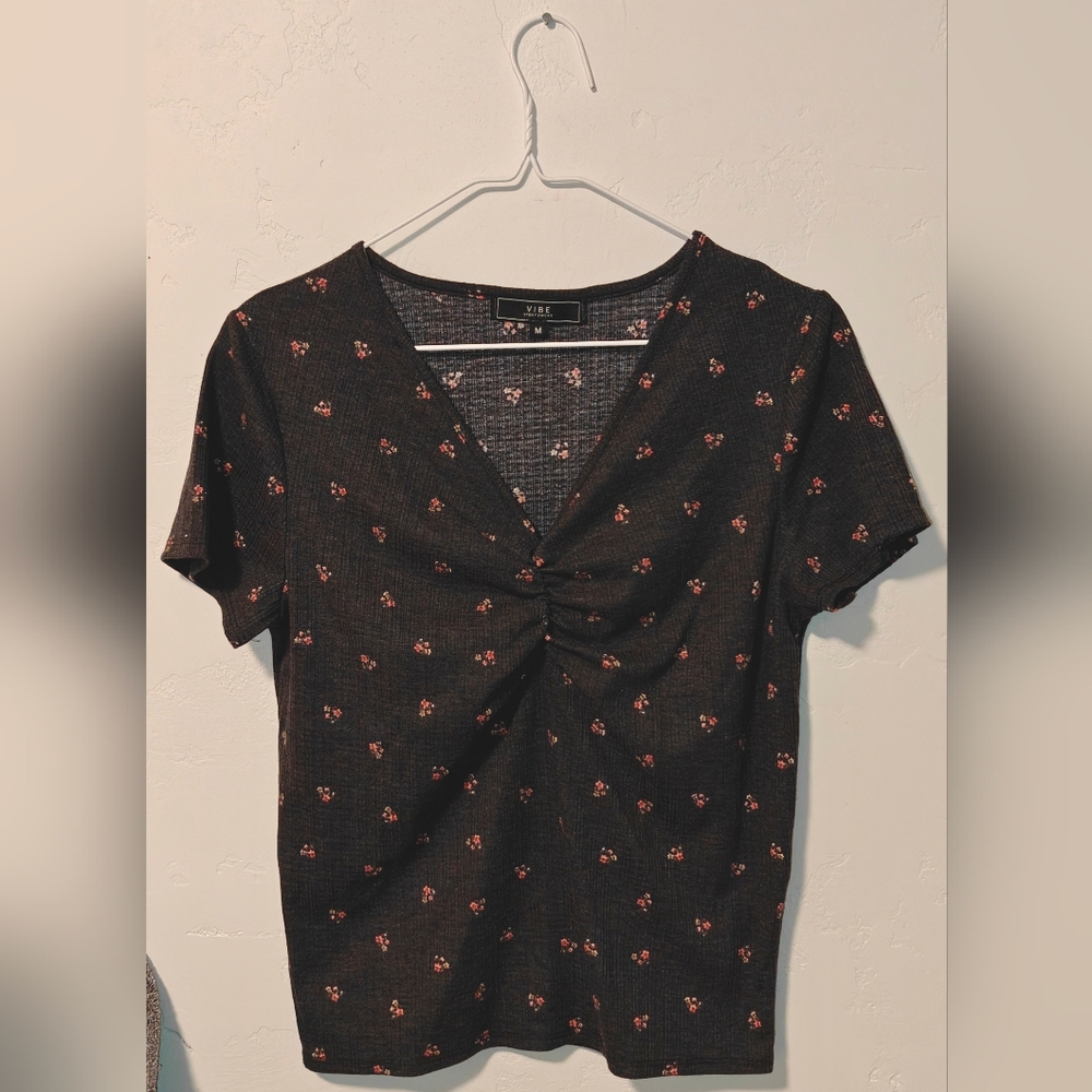 Vibe Sportswear Black Short-Sleeve Twist-Front Floral Top